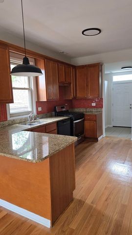 6834 S Dorchester Avenue 2, Chicago, IL 60637