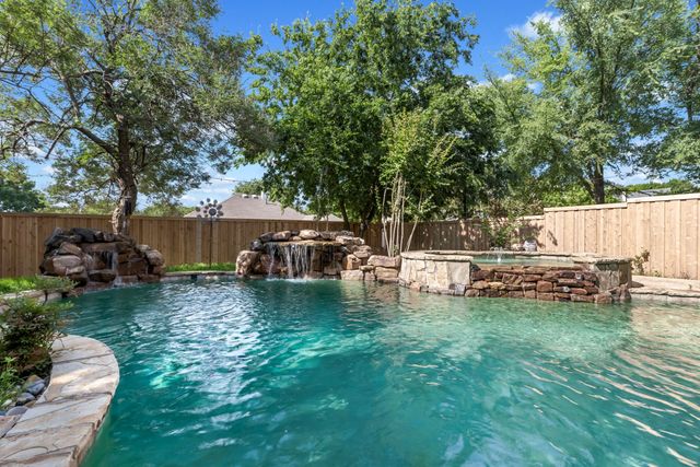 2405 Highgate Drive, Mckinney, TX 75070