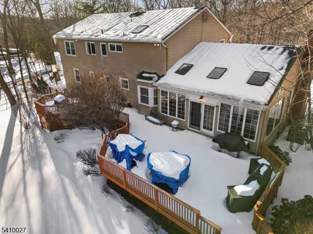 10 Moonshadow Ct, Kinnelon Boro, NJ 07405