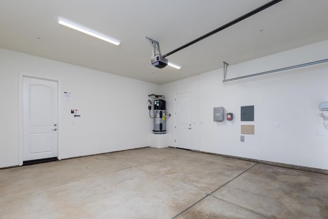 3091 19th Avenue, Kingsburg, CA 93631