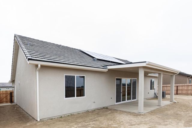 3091 19th Avenue, Kingsburg, CA 93631