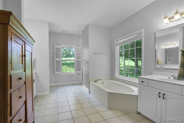 4305 Green Briar Court, Washington, MO 63090
