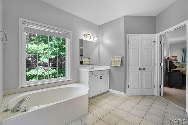 4305 Green Briar Court, Washington, MO 63090