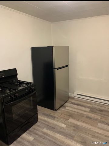 218 Main Street, Plymouth, CT 06786