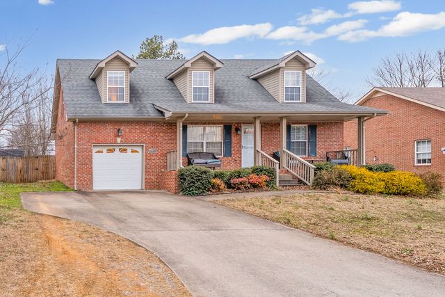 300 Maple Park Dr, Clarksville, TN 37040