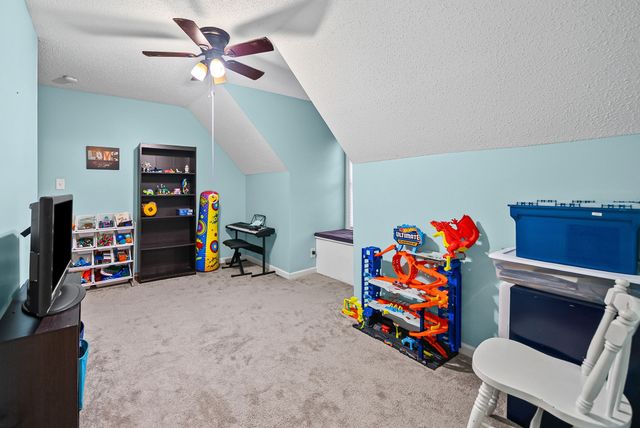 300 Maple Park Dr, Clarksville, TN 37040