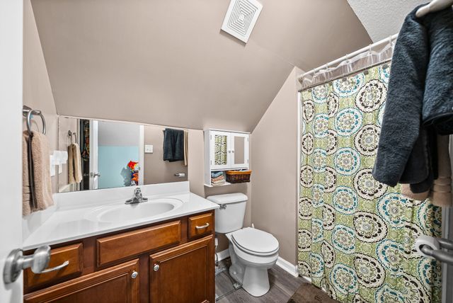 300 Maple Park Dr, Clarksville, TN 37040