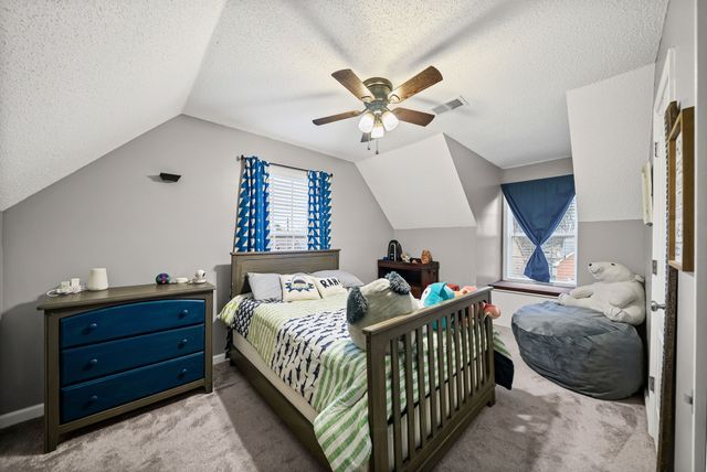 300 Maple Park Dr, Clarksville, TN 37040