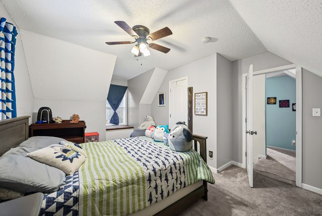 300 Maple Park Dr, Clarksville, TN 37040