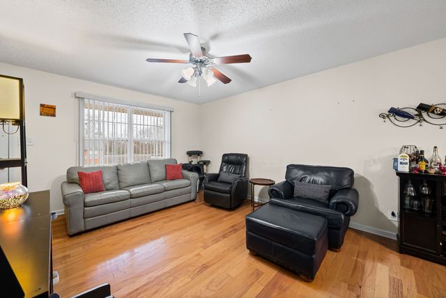 300 Maple Park Dr, Clarksville, TN 37040