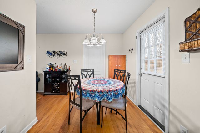 300 Maple Park Dr, Clarksville, TN 37040