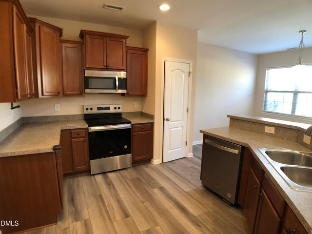 210 Windy Peak Loop, Cary, NC 27519