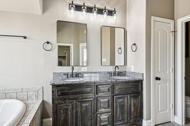 102 Citation Lane, Waxahachie, TX 75165