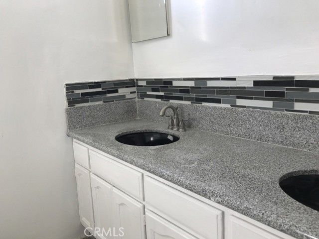 3887 S Van Ness Avenue, Los Angeles, CA 90062