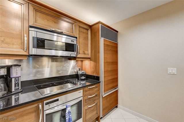 135 East Harmon Avenue 2721, Las Vegas, NV 89109