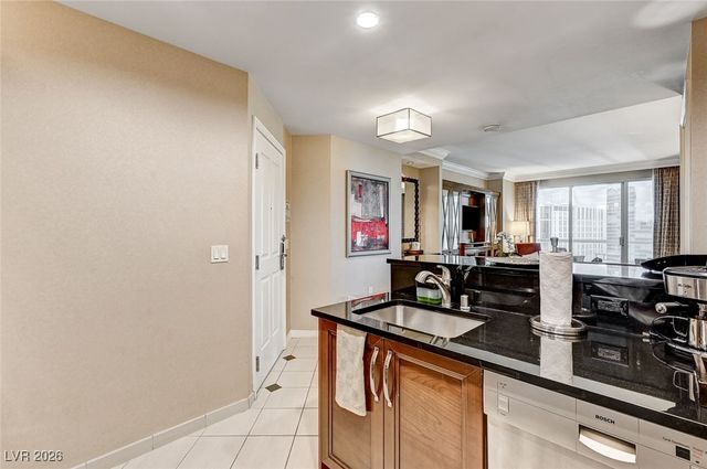 135 East Harmon Avenue 2721, Las Vegas, NV 89109