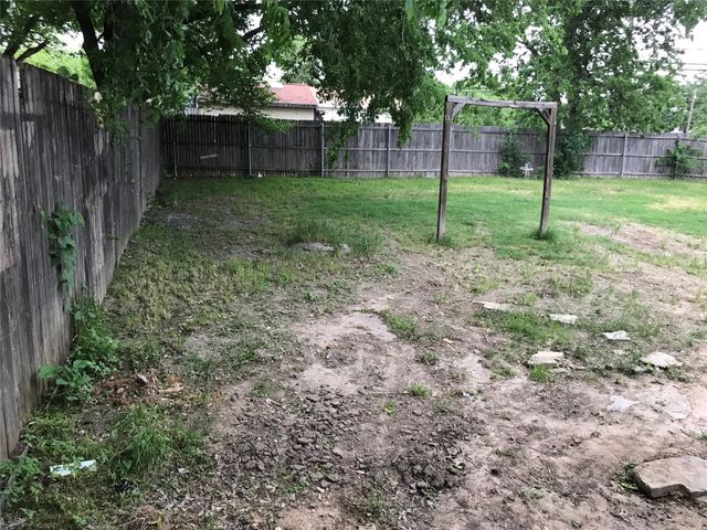 1502 Dale Place, Irving, TX 75061
