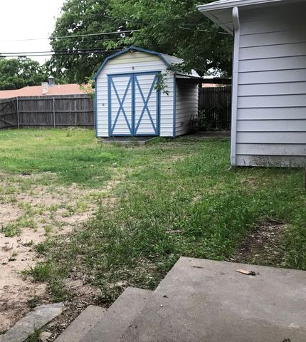 1502 Dale Place, Irving, TX 75061