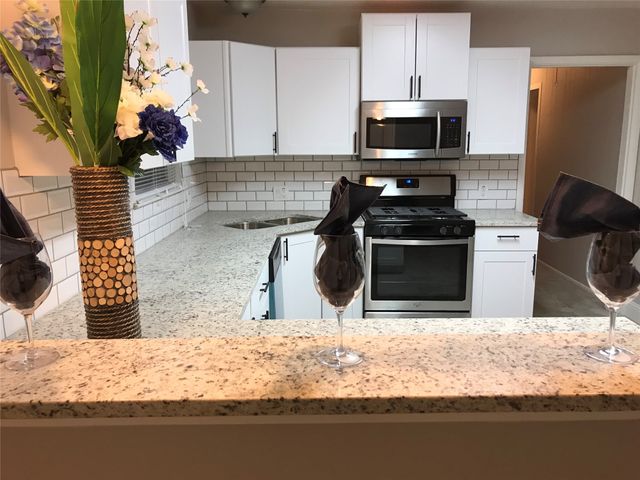 1502 Dale Place, Irving, TX 75061