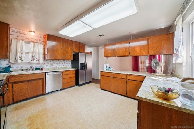 27920 Lexington Court, Menifee, CA 92586