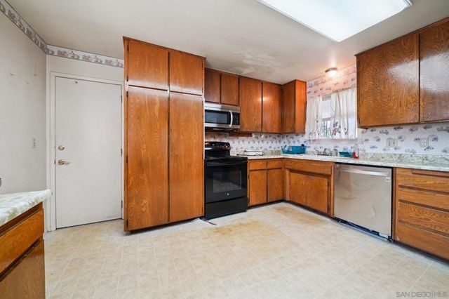 27920 Lexington Court, Menifee, CA 92586