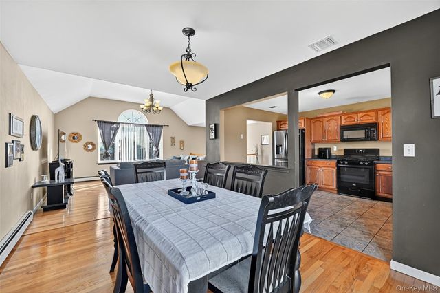 913 Silver Lake Sctn Road, Middletown, NY 10941