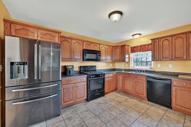 913 Silver Lake Sctn Road, Middletown, NY 10941