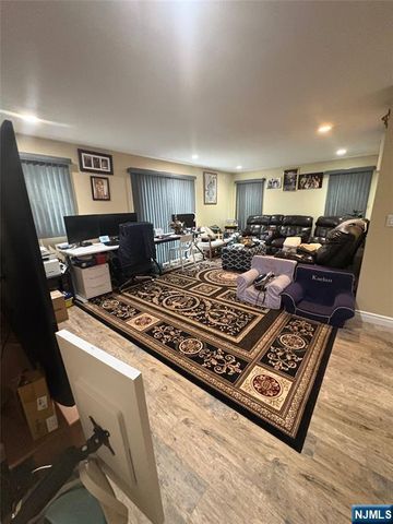8 William Street, Saddle Brook, NJ 07663