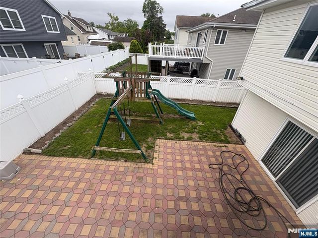 8 William Street, Saddle Brook, NJ 07663
