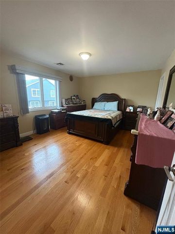 8 William Street, Saddle Brook, NJ 07663