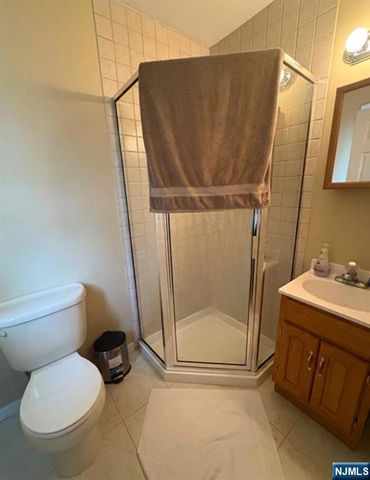 8 William Street, Saddle Brook, NJ 07663