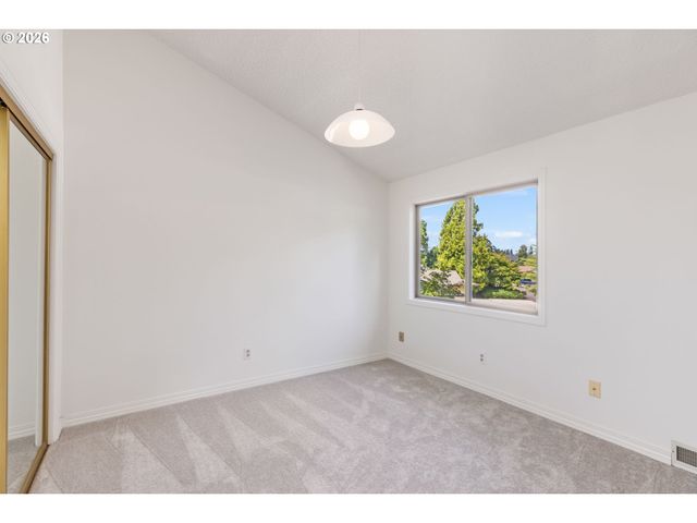 965 Ne 34TH Pl, Canby, OR 97013