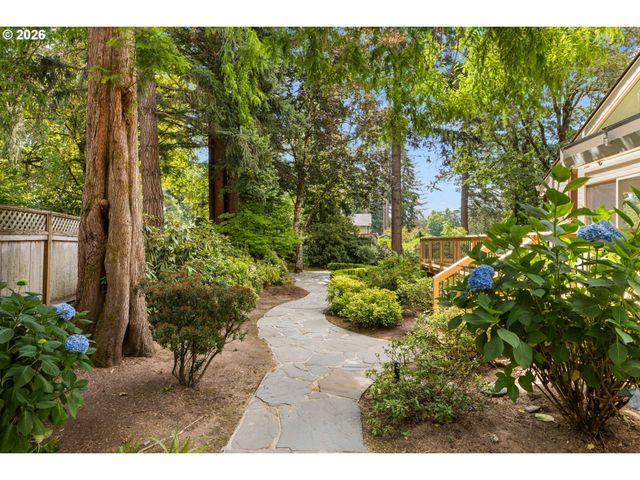 965 Ne 34TH Pl, Canby, OR 97013