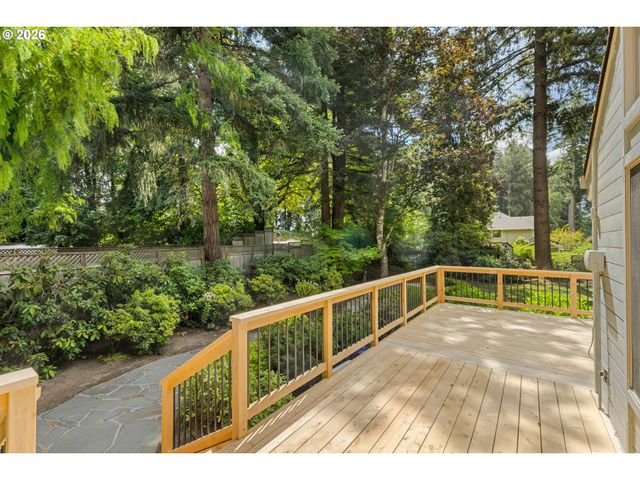 965 Ne 34TH Pl, Canby, OR 97013