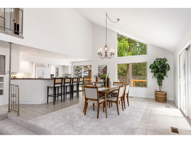 965 Ne 34TH Pl, Canby, OR 97013