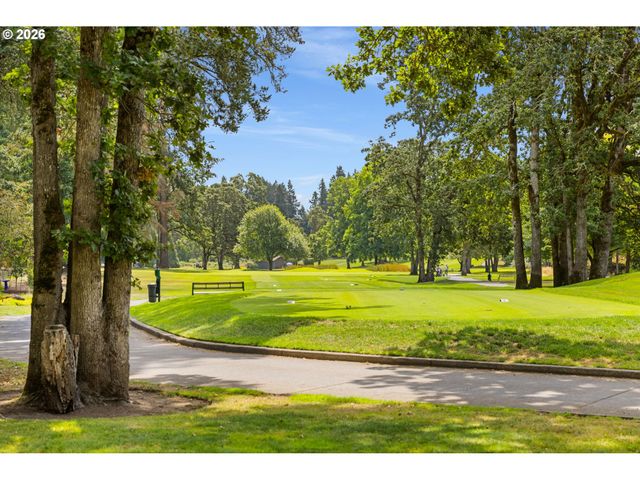 965 Ne 34TH Pl, Canby, OR 97013