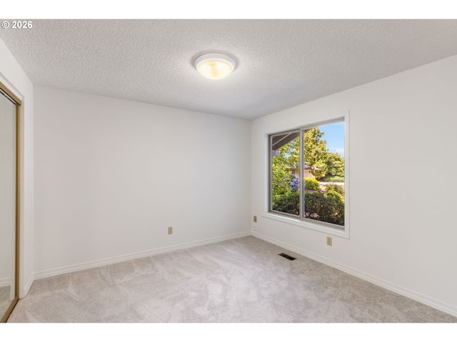 965 Ne 34TH Pl, Canby, OR 97013