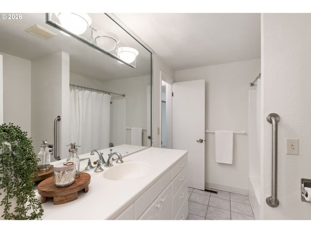 965 Ne 34TH Pl, Canby, OR 97013