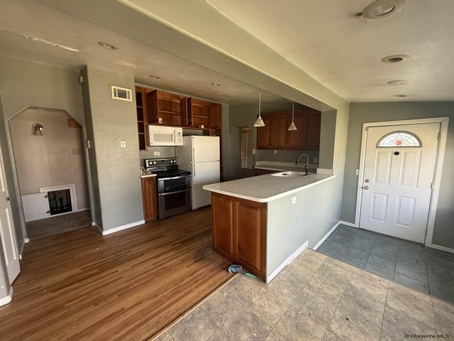 1955 NEWTON DR, Cheyenne, WY 82001