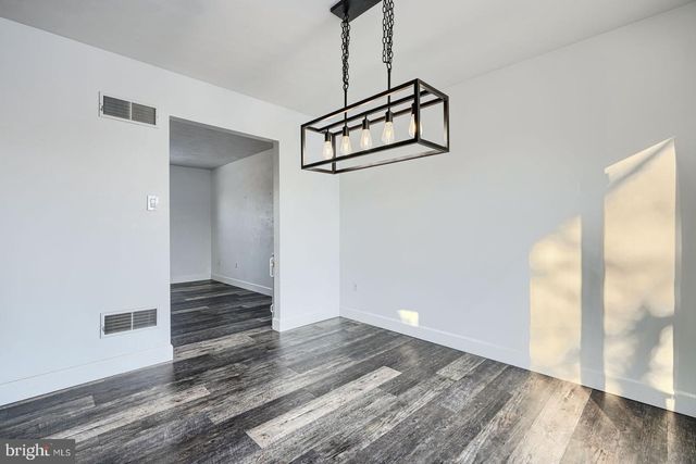 406 3RD, Mcsherrystown, PA 17344