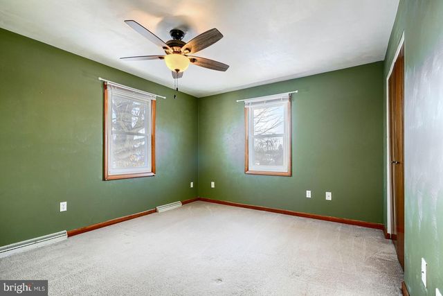 406 3RD, Mcsherrystown, PA 17344