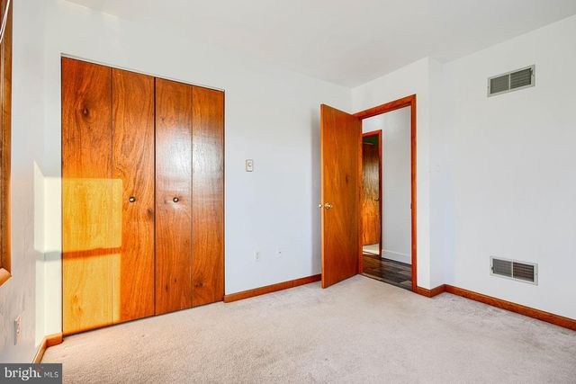 406 3RD, Mcsherrystown, PA 17344