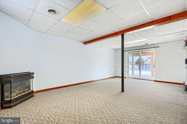 406 3RD, Mcsherrystown, PA 17344