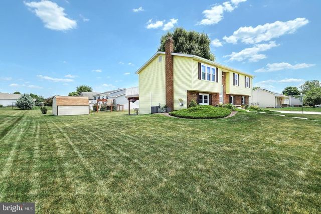 406 3RD, Mcsherrystown, PA 17344