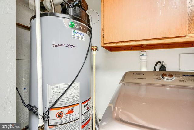 406 3RD, Mcsherrystown, PA 17344