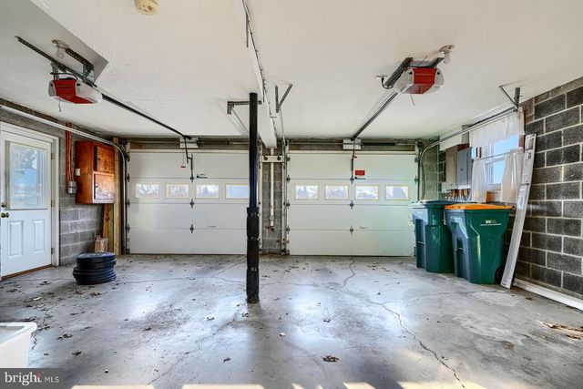 406 3RD, Mcsherrystown, PA 17344