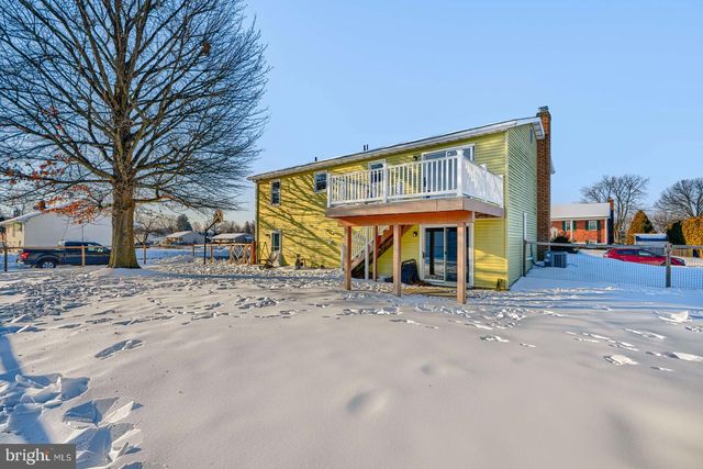 406 3RD, Mcsherrystown, PA 17344