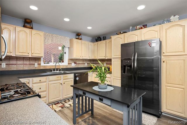32880 Killewald Street, Chesterfield, MI 48047