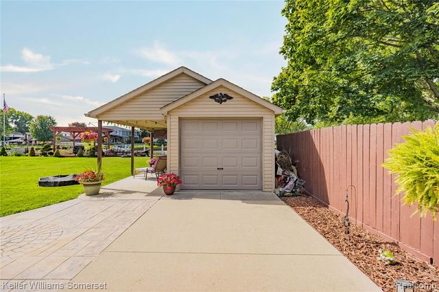 32880 Killewald Street, Chesterfield, MI 48047
