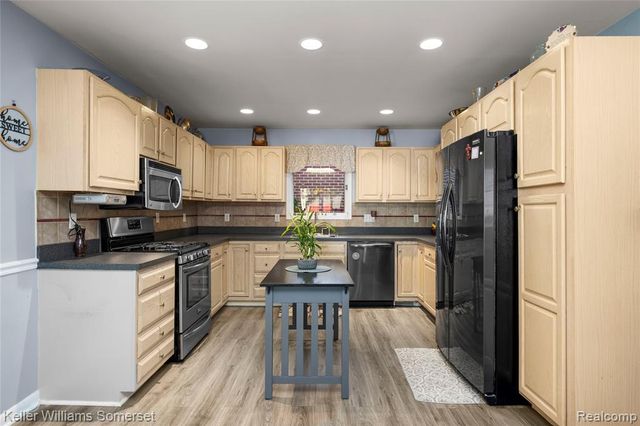 32880 Killewald Street, Chesterfield, MI 48047
